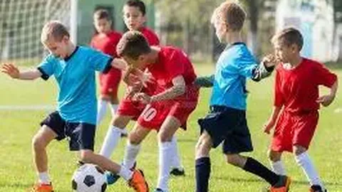 德队周二晚聚意餐厅畅饮啤酒，纳帅缺席团建活动